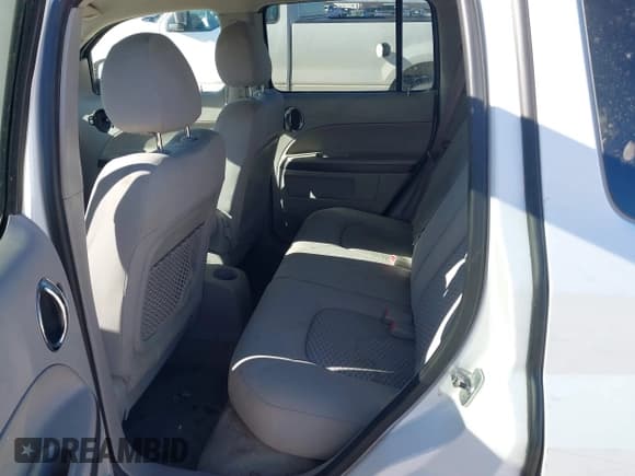 ✅ 2006 Chevrolet HHR LT • VIN: 3GNDA23P06S662141 • Lot: 41430885. Listed on IAAI with 216,190 mi. Free auction sales archive from the USA and detailed vehicle history report at DreamBid. Image 8.