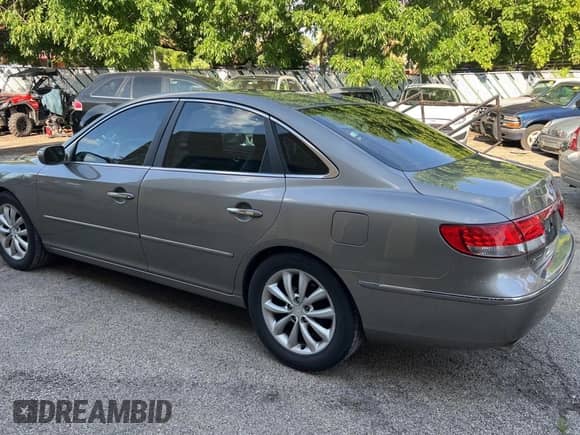 2008 Hyundai Azera Limited с VIN KMHFC46FX8A332579, выставлен на аукционе Copart как лот 63121015 с пробегом 160 619 миль миль и Чистый • Clean title. История ставок и продаж доступна на DreamBid. Изображение 3.