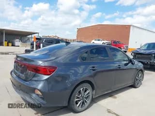 ✅ 2024 Kia Forte LXS • VIN: 3KPF24AD3RE742104 • Lot: 43276317. Wystawiony na IAAI z przebiegiem 47 089 mil. Bezpłatny archiwum sprzedaży aukcyjnych z USA i szczegółowy raport historii pojazdu na DreamBid. Zdjęcie 4.