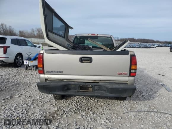 ✅ 2004 GMC Sierra 2500HD Work Truck • VIN: 1GTHK24U54E147784 • Lot: 80213804. Wystawiony na Copart z przebiegiem Nie podano. Bezpłatny archiwum sprzedaży aukcyjnych z USA i szczegółowy raport historii pojazdu na DreamBid. Zdjęcie 6.