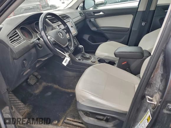 ✅ 2018 Volkswagen Tiguan SEL • VIN: 3VV2B7AX1JM002914 • Лот: 94453445. Опубликован ранее на Copart с пробегом 248 661 миль. Бесплатный доступ к архиву аукционных продаж из США и подробный отчёт об истории автомобиля на DreamBid. Изображение 7.