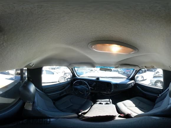 ✅ 2004 Chevrolet Silverado 1500 • VIN: 1GBHC24294E269886 • Lot: 43643647. Listed on IAAI with 198,507 mi. Free auction sales archive from the USA and detailed vehicle history report at DreamBid. Image 18.