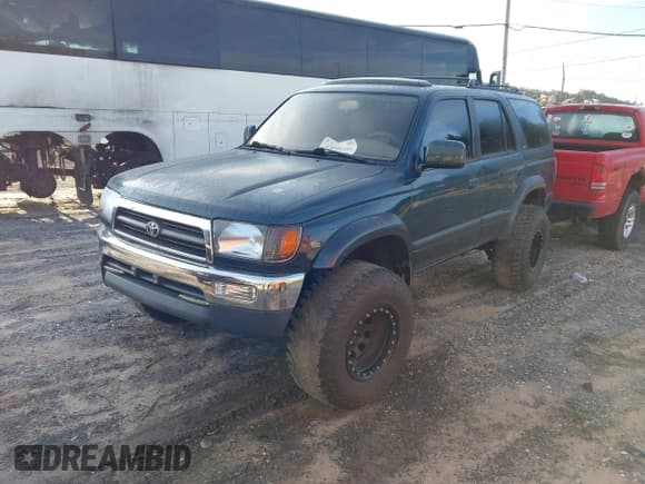 ✅ 1999 Toyota 4Runner Limited • VIN: JT3GN87R6X0094998 • Лот: 43098285. Опубликован ранее на IAAI с пробегом 443 635 миль. Бесплатный доступ к архиву аукционных продаж из США и подробный отчёт об истории автомобиля на DreamBid. Изображение 2.