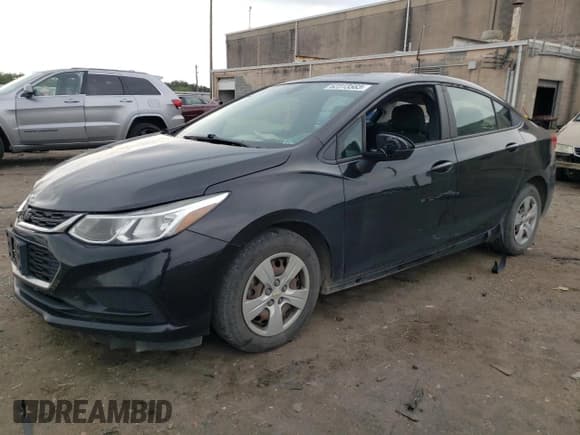 ✅ 2018 Chevrolet Cruze LS • VIN: 1G1BC5SM2J7210520 • Lot: 62313563. Listed on Copart with 118,481 mi. Free auction sales archive from the USA and detailed vehicle history report at DreamBid. Image 1.