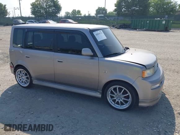 ✅ 2004 Scion xB • VIN: JTLKT324440161690 • Lot: 42835793. Wystawiony na IAAI z przebiegiem 210 308 mil. Bezpłatny archiwum sprzedaży aukcyjnych z USA i szczegółowy raport historii pojazdu na DreamBid. Zdjęcie 1.