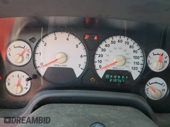 2006 Dodge 1500 Laramie z VIN 1D7HU18266S590856, wystawiony jako Copart lot #70208775 z przebiegiem 210 757 mil mil oraz Szkoda całkowita • Salvage title. Historia ofert i sprzedaży dostępna na DreamBid. Obrazek 9.