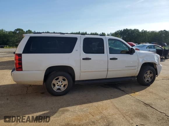 ✅ 2008 Chevrolet Suburban 2LT • VIN: 3GNFC16068G273439 • Lot: 60019295. Listed on Copart with 203,795 mi. Free auction sales archive from the USA and detailed vehicle history report at DreamBid. Image 3.