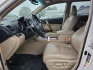 ✅ 2013 Toyota Highlander Limited • VIN: 5TDDK3EH5DS221513 • Lot: 82408895. Listed on Copart with 194,414 mi. Free auction sales archive from the USA and detailed vehicle history report at DreamBid. Image 7.