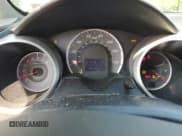 ✅ 2010 Honda Fit Sport • VIN: JHMGE8H61AS024559 • Lot: 80703055. Wystawiony na Copart z przebiegiem 141 527 mil. Bezpłatny archiwum sprzedaży aukcyjnych z USA i szczegółowy raport historii pojazdu na DreamBid. Zdjęcie 9.