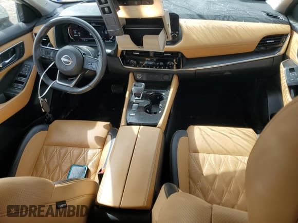 ✅ 2022 Nissan Rogue Platinum • VIN: JN8BT3DC7NW117377 • Lot: 48245295. Wystawiony na Copart z przebiegiem 57 780 mil. Bezpłatny archiwum sprzedaży aukcyjnych z USA i szczegółowy raport historii pojazdu na DreamBid. Zdjęcie 8.