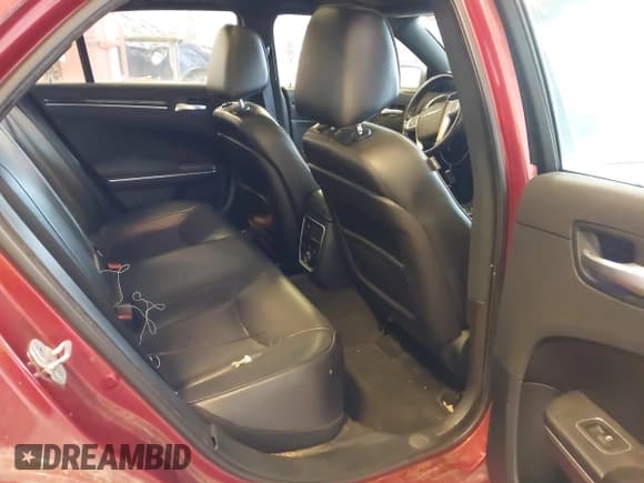 ✅ 2012 Chrysler 300 C • VIN: 2C3CCAET3CH147964 • Lot: 42354125. Listed on IAAI with 152,928 mi. Free auction sales archive from the USA and detailed vehicle history report at DreamBid. Image 8.