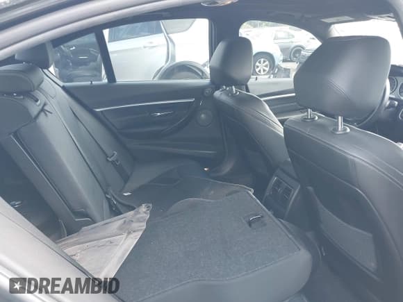 ✅ 2017 BMW 3 Series 340i • VIN: WBA8B3G35HNU35851 • Лот: 42740860. Опубликован ранее на IAAI с пробегом 56 277 миль. Бесплатный доступ к архиву аукционных продаж из США и подробный отчёт об истории автомобиля на DreamBid. Изображение 8.