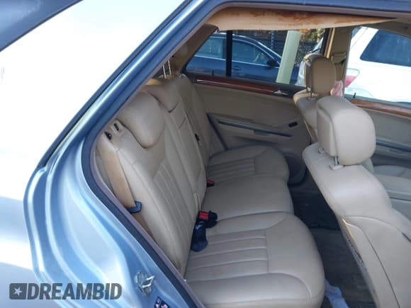 ✅ 2006 Mercedes-Benz M 350 • VIN: 4JGBB86E36A132124 • Lot: 43835995. Listed on IAAI with 156,194 mi. Free auction sales archive from the USA and detailed vehicle history report at DreamBid. Image 8.