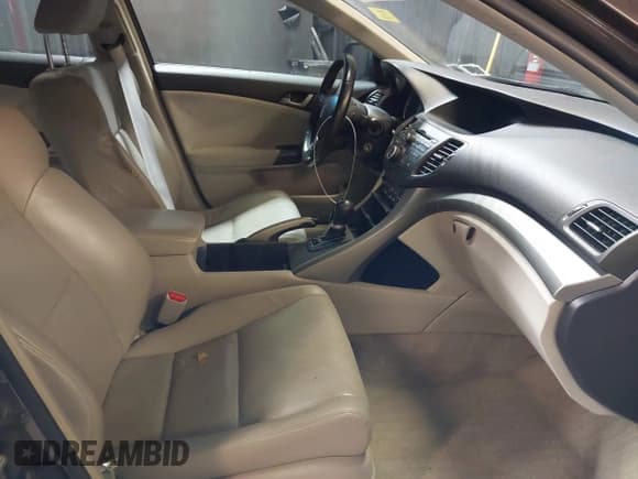 ✅ 2010 Acura TSX • VIN: JH4CU2F67AC018583 • Lot: 43845693. Wystawiony na IAAI z przebiegiem 136 325 mil. Bezpłatny archiwum sprzedaży aukcyjnych z USA i szczegółowy raport historii pojazdu na DreamBid. Zdjęcie 5.