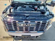 ✅ 2024 GMC Sierra 2500HD Denali Ultimate • VIN: 1GT49XEY4RF449870 • Лот: 84523445. Опубликован ранее на Copart с пробегом 24 300 миль. Бесплатный доступ к архиву аукционных продаж из США и подробный отчёт об истории автомобиля на DreamBid. Изображение 11.