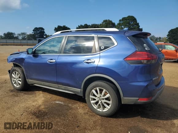 ✅ 2017 Nissan Rogue SV • VIN: KNMAT2MV1HP590595 • Lot: 90239955. Wystawiony na Copart z przebiegiem 136 194 mil. Bezpłatny archiwum sprzedaży aukcyjnych z USA i szczegółowy raport historii pojazdu na DreamBid. Zdjęcie 2.