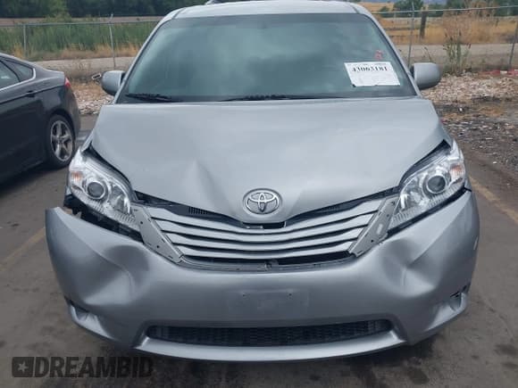 ✅ 2016 Toyota Sienna LE AAS • VIN: 5TDKK3DC8GS739598 • Lot: 43063181. Listed on IAAI with 143,303 mi. Free auction sales archive from the USA and detailed vehicle history report at DreamBid. Image 12.