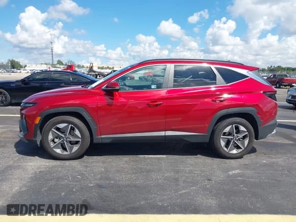 ✅ 2025 Hyundai Tucson SEL Convenience • VIN: 5NMJC3DE8SH469049 • Lot: 43311716. Wystawiony na IAAI z przebiegiem 8 451 mil. Bezpłatny archiwum sprzedaży aukcyjnych z USA i szczegółowy raport historii pojazdu na DreamBid. Zdjęcie 14.