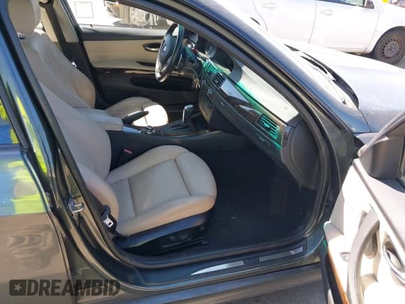 ✅ 2011 BMW 3 Series 335i • VIN: WBAPM5C55BE575902 • Lot: 43139127. Wystawiony na IAAI z przebiegiem 80 561 mil. Bezpłatny archiwum sprzedaży aukcyjnych z USA i szczegółowy raport historii pojazdu na DreamBid. Zdjęcie 5.