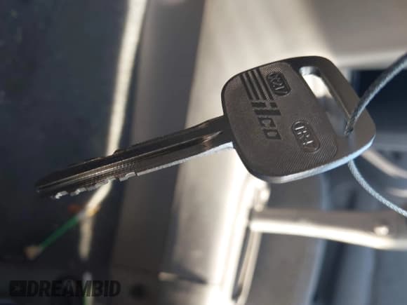 ✅ 2000 Toyota Corolla VE • VIN: 1NXBR12E9YZ367282 • Lot: 43682783. Listed on IAAI with 245,007 mi. Free auction sales archive from the USA and detailed vehicle history report at DreamBid. Image 11.