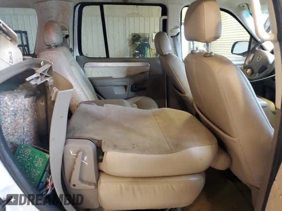 ✅ 2005 Mercury Mountaineer • VIN: 4M2ZU66K95UJ02401 • Lot: 64958014. Listed on Copart with 239,928 mi. Free auction sales archive from the USA and detailed vehicle history report at DreamBid. Image 11.