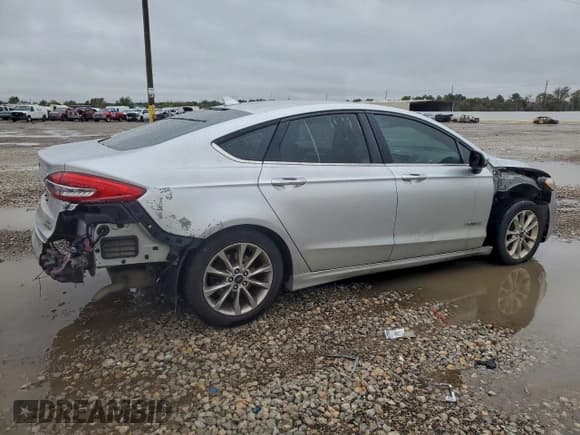 ✅ 2019 Ford Fusion SE • VIN: 3FA6P0LU7KR170336 • Lot: 94735165. Wystawiony na Copart z przebiegiem 244 664 mil. Bezpłatny archiwum sprzedaży aukcyjnych z USA i szczegółowy raport historii pojazdu na DreamBid. Zdjęcie 3.