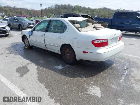 ✅ 2000 Infiniti I30 Luxury • VIN: JNKCA31A2YT200213 • Lot: 41922366. Wystawiony na IAAI z przebiegiem Nie podano. Bezpłatny archiwum sprzedaży aukcyjnych z USA i szczegółowy raport historii pojazdu na DreamBid. Zdjęcie 3.