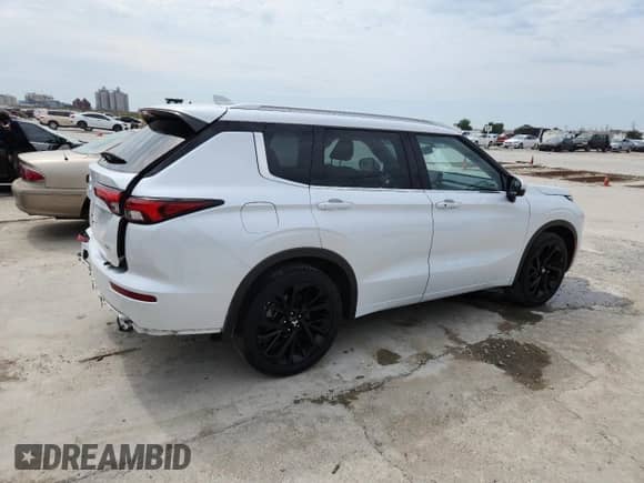 2023 Mitsubishi Outlander SEL with VIN JA4J3VA80PZ049082, listed as a Copart auction lot 70185515 with 30,713 mi miles and Salvage title. Bid and sale history available at DreamBid. Image 3.