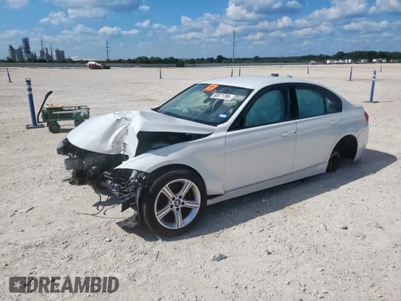 ✅ 2015 BMW 3 Series 328i xDrive • VIN: WBA3B5G53FNS17394 • Lot: 80571795. Wystawiony na Copart z przebiegiem Nie podano. Bezpłatny archiwum sprzedaży aukcyjnych z USA i szczegółowy raport historii pojazdu na DreamBid. Zdjęcie 1.