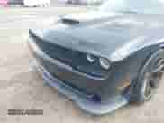 2016 Dodge Challenger SRT Hellcat z VIN 2C3CDZC92GH225238, wystawiony jako IAAI lot #43123789 z przebiegiem 9 055 mil mil oraz . Historia ofert i sprzedaży dostępna na DreamBid. Obrazek 6.