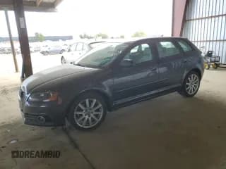 ✅ 2011 Audi A3 Premium Plus • VIN: WAUKEAFM0BA012945 • Лот: 46547895. Опубликован ранее на Copart с пробегом 86 170 миль. Бесплатный доступ к архиву аукционных продаж из США и подробный отчёт об истории автомобиля на DreamBid. Изображение 1.