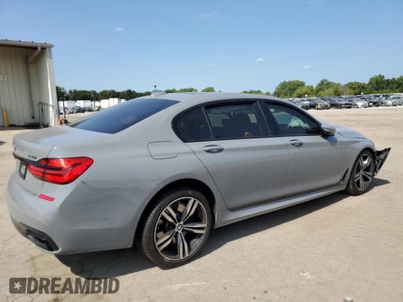 ✅ 2018 BMW 7 Series 750i • VIN: WBA7F0C55JGM22484 • Лот: 67475724. Опубликован ранее на Copart с пробегом 40 048 миль. Бесплатный доступ к архиву аукционных продаж из США и подробный отчёт об истории автомобиля на DreamBid. Изображение 3.