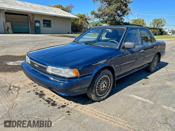 ✅ 1987 Toyota Camry • VIN: JT2SV22F2H3016128 • Lot: 94755525. Wystawiony na Copart z przebiegiem 261 323 mil. Bezpłatny archiwum sprzedaży aukcyjnych z USA i szczegółowy raport historii pojazdu na DreamBid. Zdjęcie 2.