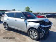 ✅ 2021 Kia Soul LX • VIN: KNDJ23AU8M7792414 • Lot: 43423190. Wystawiony na IAAI z przebiegiem 42 301 mil. Bezpłatny archiwum sprzedaży aukcyjnych z USA i szczegółowy raport historii pojazdu na DreamBid. Zdjęcie 1.