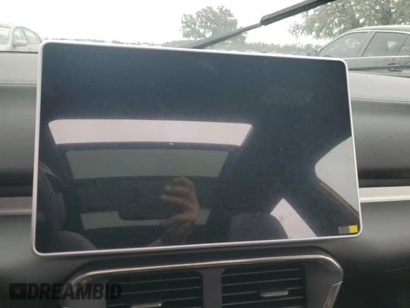 ✅ 2024 VinFast VF 8 Plus • VIN: RLLV1AFA1RH006676 • Lot: 79731464. Wystawiony na Copart z przebiegiem Nie podano. Bezpłatny archiwum sprzedaży aukcyjnych z USA i szczegółowy raport historii pojazdu na DreamBid. Zdjęcie 9.