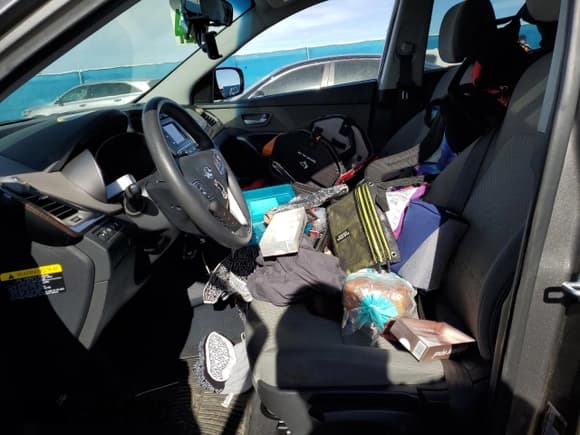 ✅ 2017 Hyundai Santa Fe 2.4L • VIN: 5NMZTDLB2HH036559 • Лот: 40097893. Опубликован ранее на Copart с пробегом Не указан. Бесплатный доступ к архиву аукционных продаж из США и подробный отчёт об истории автомобиля на DreamBid. Изображение 7.