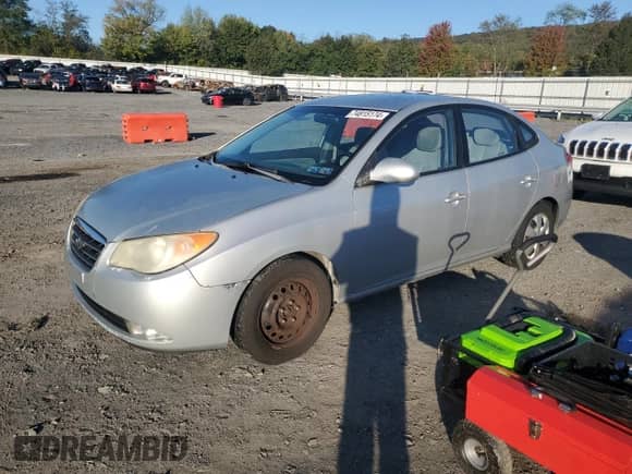 2008 Hyundai Elantra GLS z VIN KMHDU46D98U477873, wystawiony jako Copart lot #74815174 z przebiegiem 254 744 mil mil oraz Czysty tytuł • Clean title. Historia ofert i sprzedaży dostępna na DreamBid. Obrazek 1.