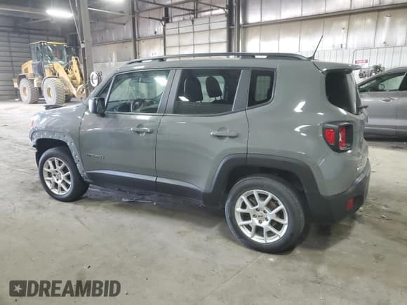 ✅ 2022 Jeep Renegade Latitude • VIN: ZACNJDB10NPN63189 • Лот: 51943695. Опубликован ранее на Copart с пробегом 45 842 миль. Бесплатный доступ к архиву аукционных продаж из США и подробный отчёт об истории автомобиля на DreamBid. Изображение 2.