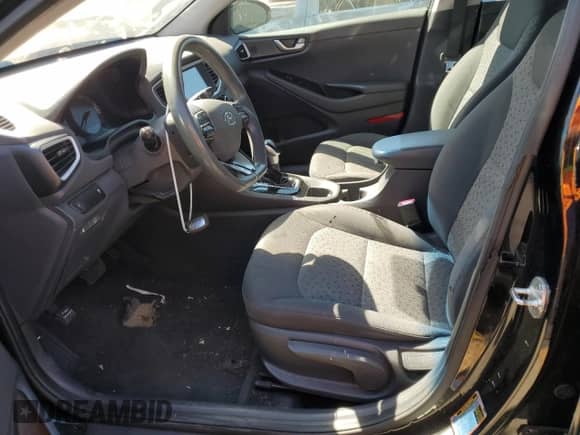 2019 Hyundai Ioniq Blue с VIN KMHC65LC1KU166517, выставлен на аукционе Copart как лот 67802284 с пробегом 150 620 миль миль и Списание • Salvage title. История ставок и продаж доступна на DreamBid. Изображение 7.