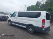 ✅ 2015 Ford Transit XL • VIN: 1FMZK1YM8FKB06431 • Lot: 42653296. Wystawiony na IAAI z przebiegiem 211 105 mil. Bezpłatny archiwum sprzedaży aukcyjnych z USA i szczegółowy raport historii pojazdu na DreamBid. Zdjęcie 3.