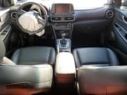 ✅ 2020 Hyundai Kona Ultimate • VIN: KM8K5CA57LU446029 • Лот: 64626253. Опубликован ранее на Copart с пробегом Не указан. Бесплатный доступ к архиву аукционных продаж из США и подробный отчёт об истории автомобиля на DreamBid. Изображение 8.