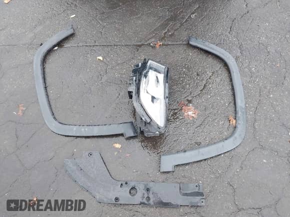 2020 Jeep Compass Latitude z VIN 3C4NJDBB5LT157233, wystawiony jako IAAI lot #43548226 z przebiegiem 34 715 mil mil oraz . Historia ofert i sprzedaży dostępna na DreamBid. Obrazek 12.