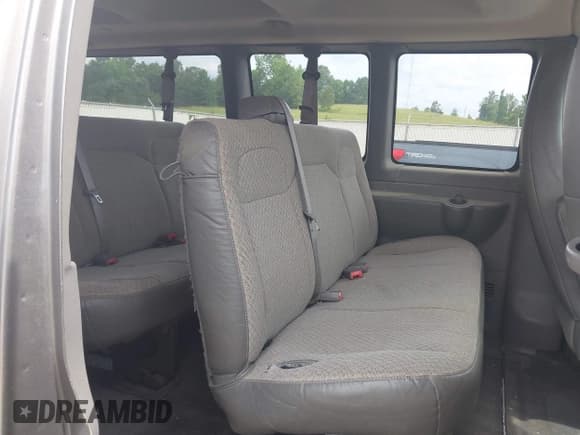 ✅ 2012 Chevrolet Express Passenger 1LT • VIN: 1GAZG1FAXC1179373 • Lot: 42348209. Wystawiony na IAAI z przebiegiem 112 719 mil. Bezpłatny archiwum sprzedaży aukcyjnych z USA i szczegółowy raport historii pojazdu na DreamBid. Zdjęcie 8.