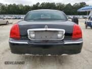 ✅ 2011 Lincoln Town Car Signature Limited • VIN: 2LNBL8CVXBX758787 • Lot: 81351495. Listed on Copart with 116,798 mi. Free auction sales archive from the USA and detailed vehicle history report at DreamBid. Image 6.