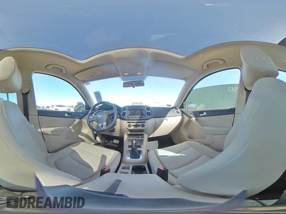 ✅ 2013 Volkswagen Tiguan SE • VIN: WVGAV7AX7DW018388 • Lot: 56188045. Wystawiony na Copart z przebiegiem 98 066 mil. Bezpłatny archiwum sprzedaży aukcyjnych z USA i szczegółowy raport historii pojazdu na DreamBid. Zdjęcie 14.