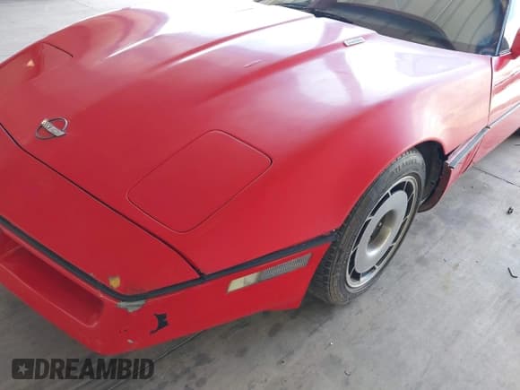 ✅ 1986 Chevrolet Corvette • VIN: 1G1YY0782G5115857 • Lot: 42250837. Wystawiony na IAAI z przebiegiem 179 615 mil. Bezpłatny archiwum sprzedaży aukcyjnych z USA i szczegółowy raport historii pojazdu na DreamBid. Zdjęcie 6.