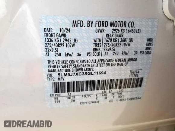 ✅ 2025 Lincoln Aviator Reserve • VIN: 5LM5J7XC3SGL11694 • Lot: 70372515. Wystawiony na Copart z przebiegiem 7 941 mil. Bezpłatny archiwum sprzedaży aukcyjnych z USA i szczegółowy raport historii pojazdu na DreamBid. Zdjęcie 14.
