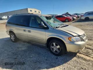 ✅ 2005 Dodge Caravan SXT • VIN: 2D8GP44L45R508766 • Lot: 89827425. Wystawiony na Copart z przebiegiem Nie podano. Bezpłatny archiwum sprzedaży aukcyjnych z USA i szczegółowy raport historii pojazdu na DreamBid. Zdjęcie 4.