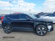 ✅ 2025 Volvo XC40 Core Bright Theme • VIN: YV4L12UJ4S2608309 • Lot: 43636427. Listed on IAAI with 13,050 mi. Free auction sales archive from the USA and detailed vehicle history report at DreamBid. Image 14.