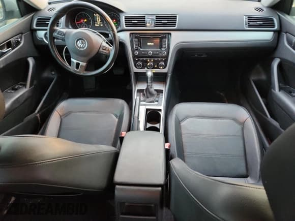 ✅ 2012 Volkswagen Passat SE • VIN: 1VWBH7A3XCC035793 • Lot: 92343775. Listed on Copart with 105,900 mi. Free auction sales archive from the USA and detailed vehicle history report at DreamBid. Image 8.